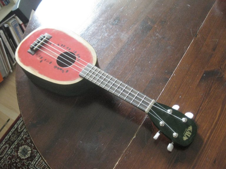 watermelon_ukulele_518140