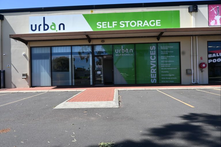 Urban self storage store 768x512